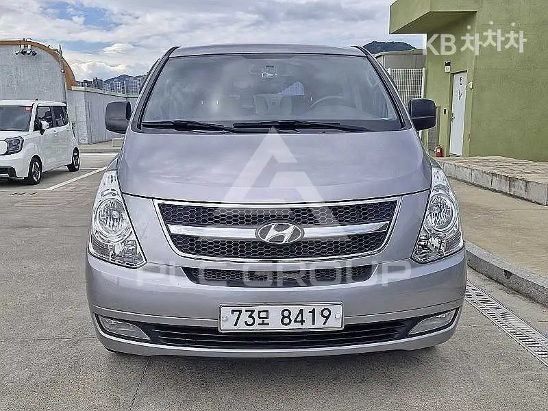 2012 Hyundai Starex