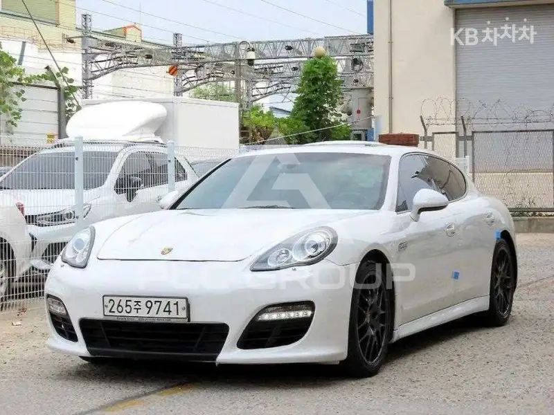 2012 Porsche Panamera