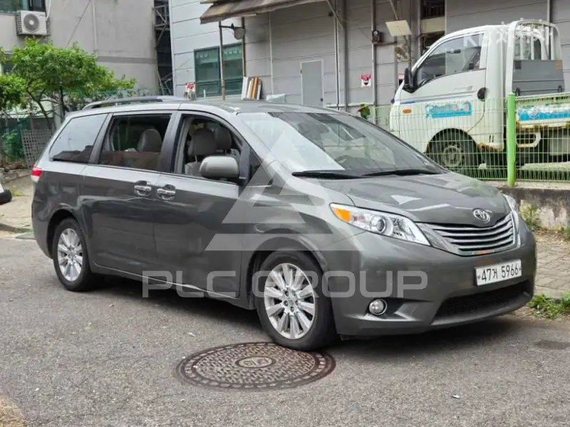 2012 Toyota Sienna