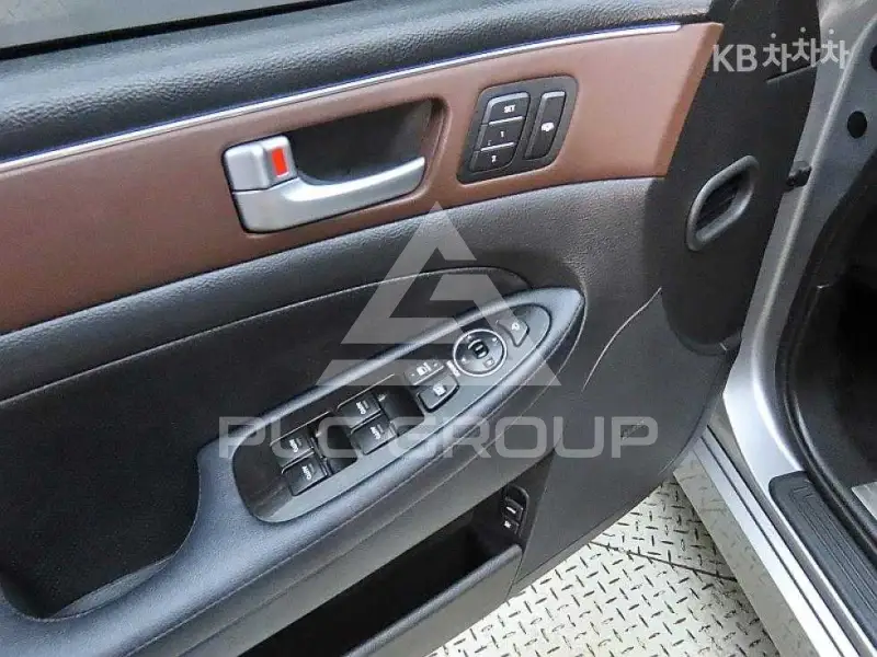 2013 Hyundai Genesis