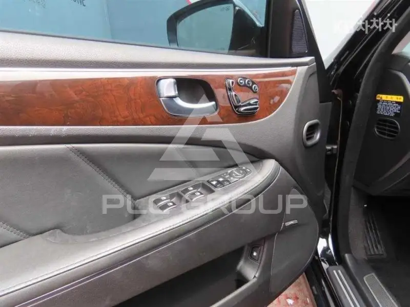 2013 Hyundai Equus
