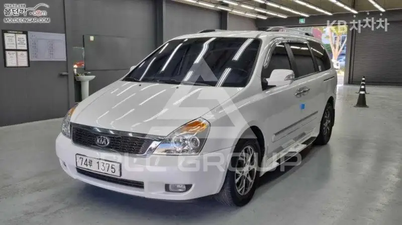 2013 KIA Carnival