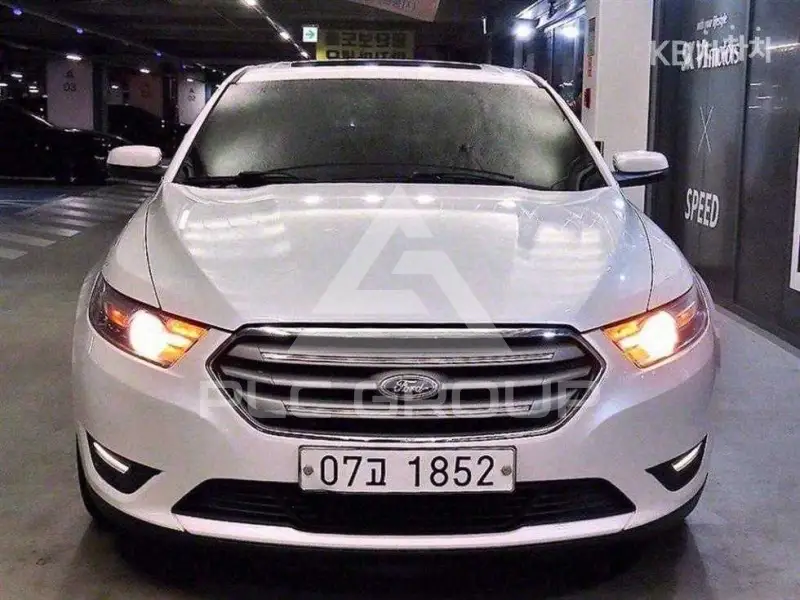 2013 Ford Taurus