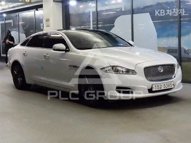 2013 Jaguar XJ