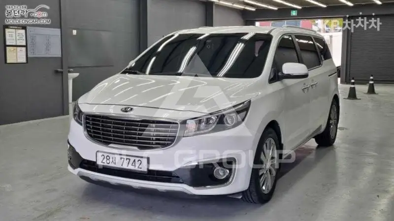 2014 KIA Carnival