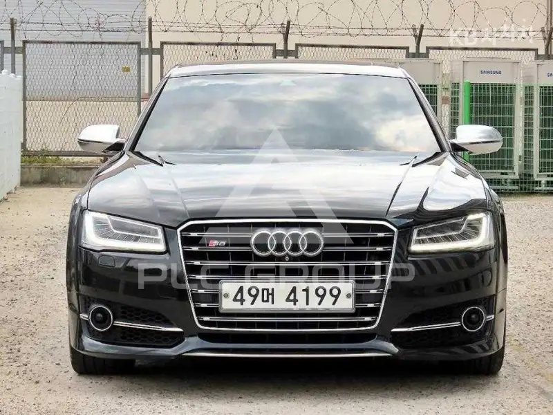 2014 Audi S8