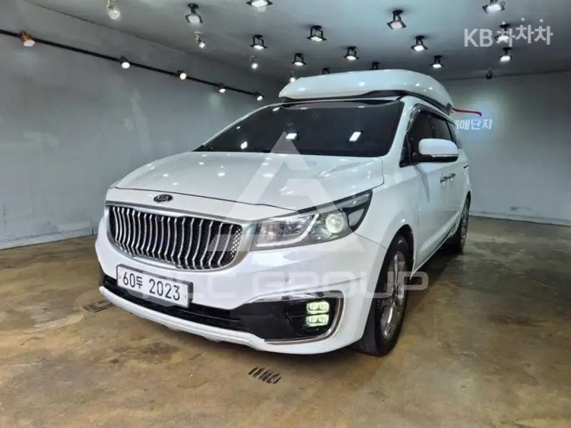 2015 KIA Carnival