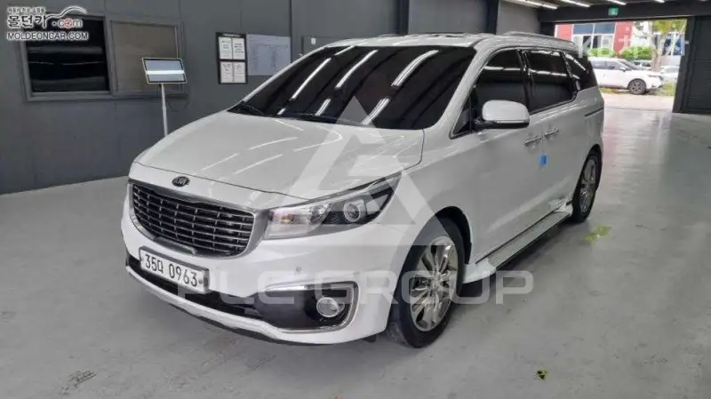 2015 KIA Carnival