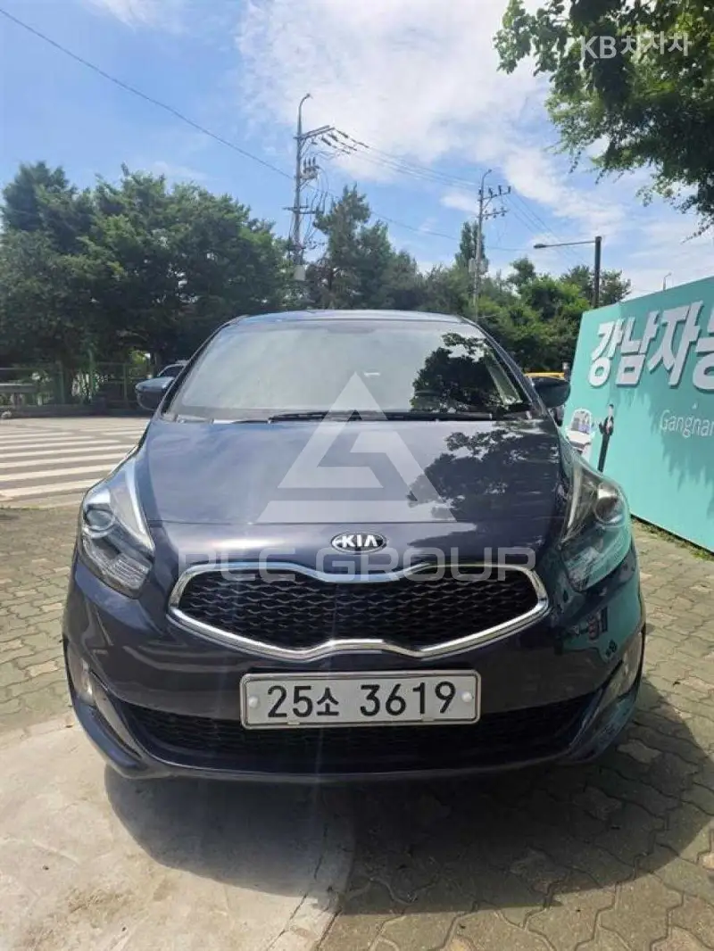 2015 KIA Carens