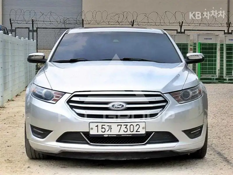 2015 Ford Taurus