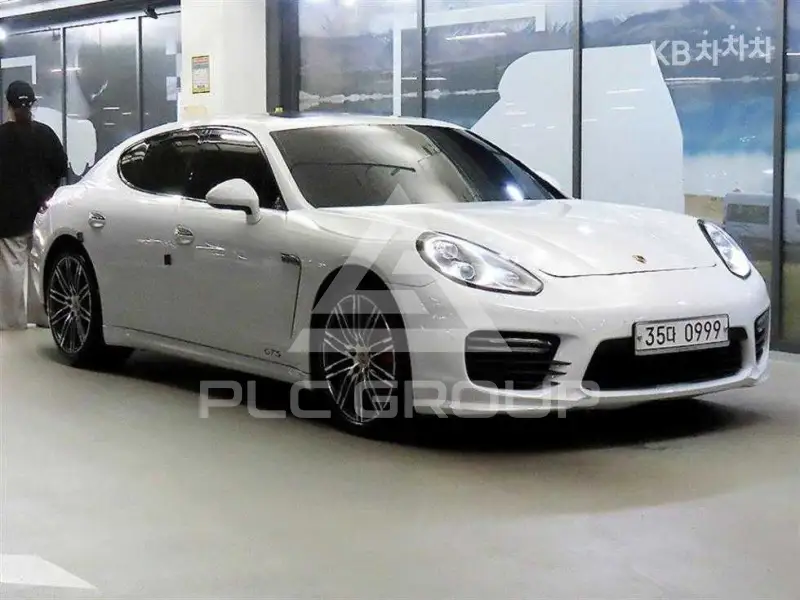 2015 Porsche Panamera