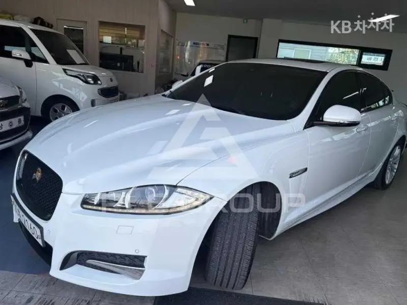 2015 Jaguar XF
