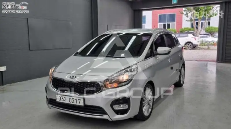2016 KIA Carens