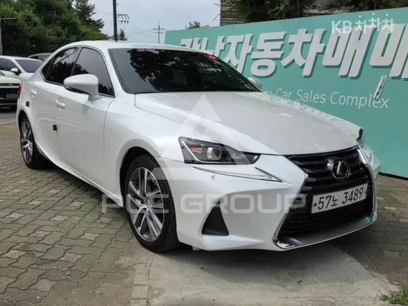 2016 Lexus IS