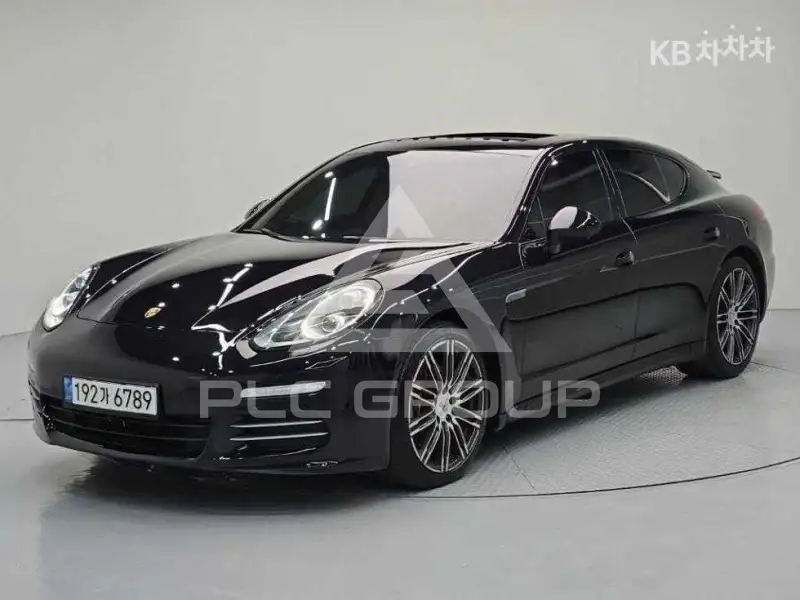 2016 Porsche Panamera