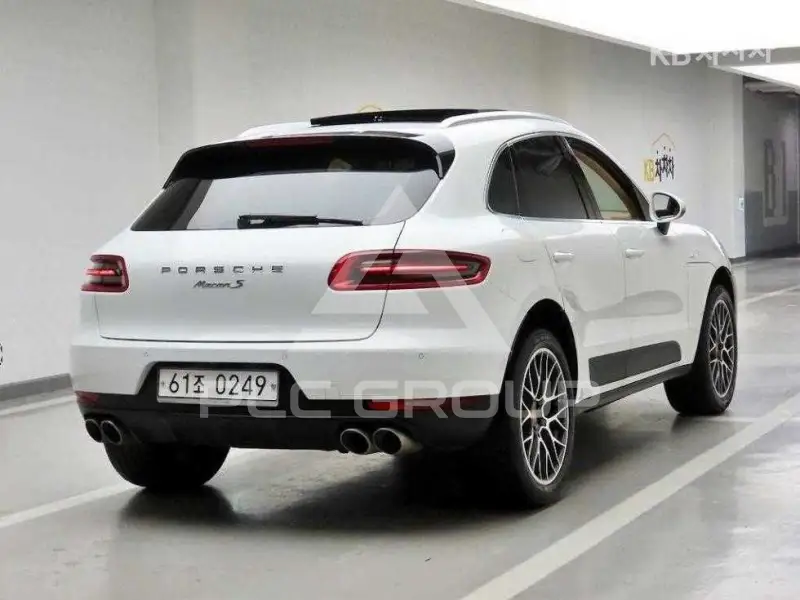 2016 Porsche Macan