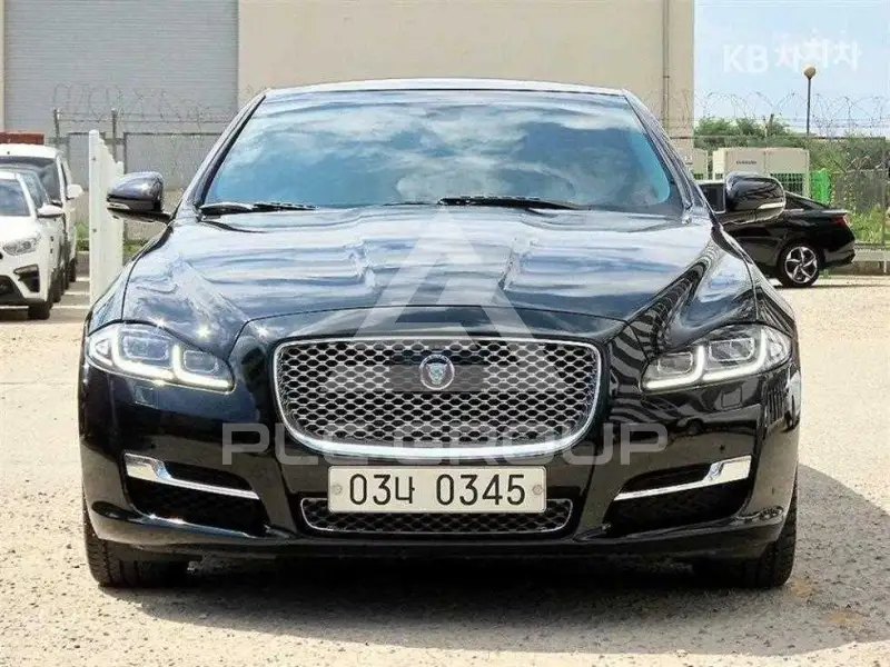 2016 Jaguar XJ