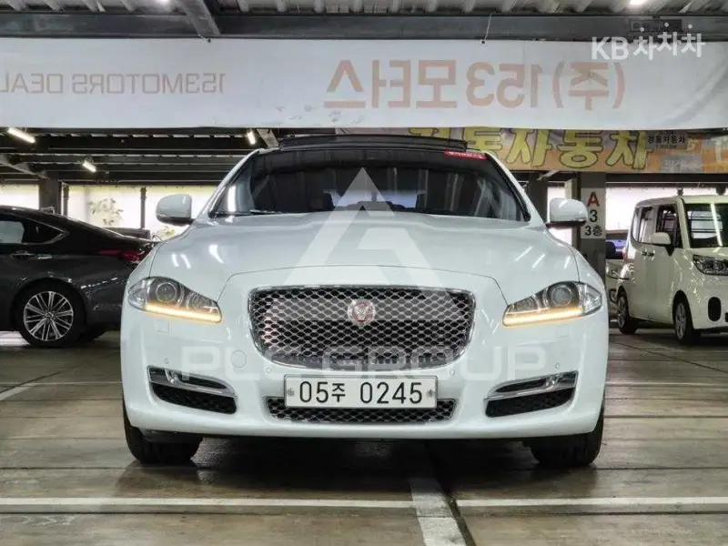 2016 Jaguar XJ