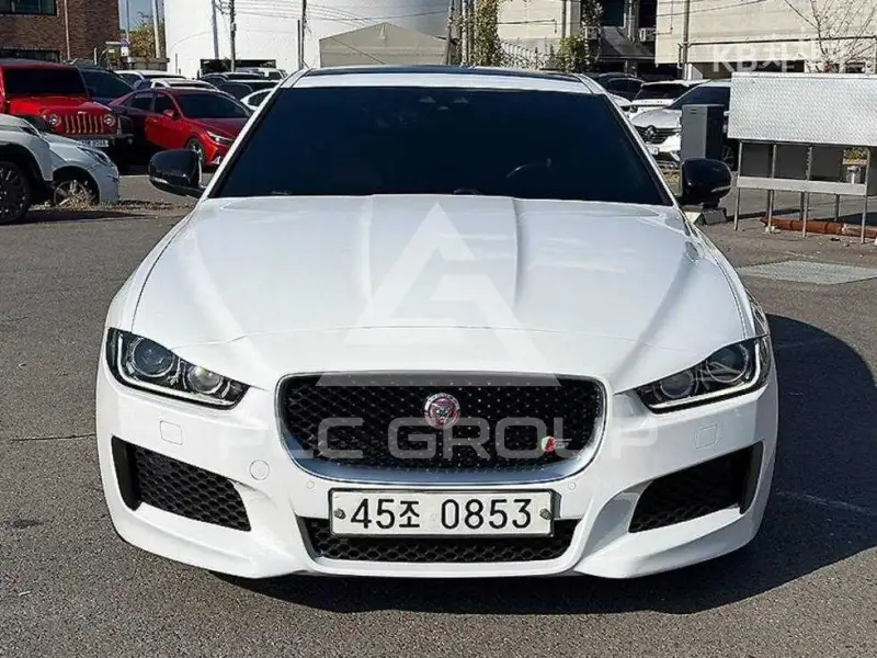 2016 Jaguar XE