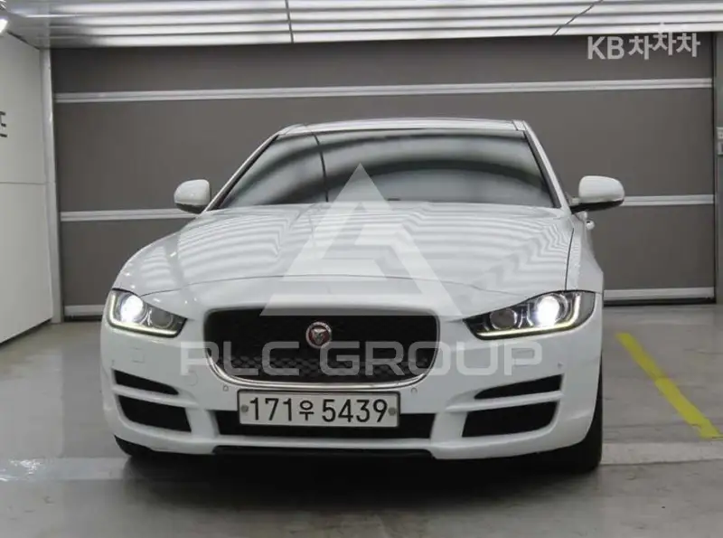 2016 Jaguar XE