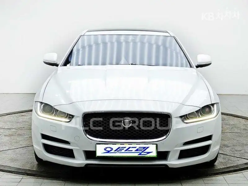 2016 Jaguar XE