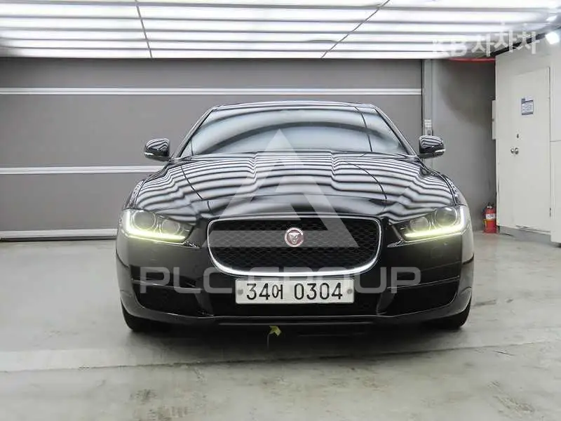 2016 Jaguar XE