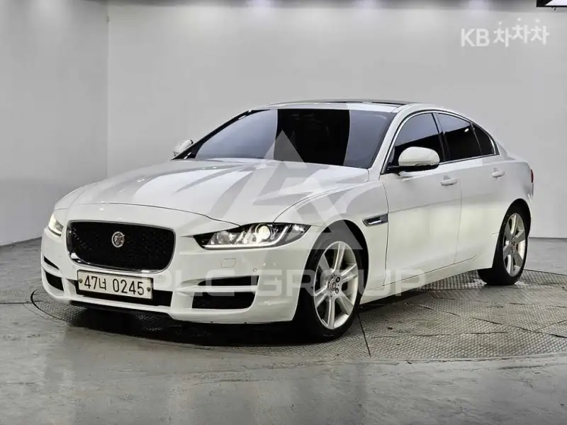 2016 Jaguar XE