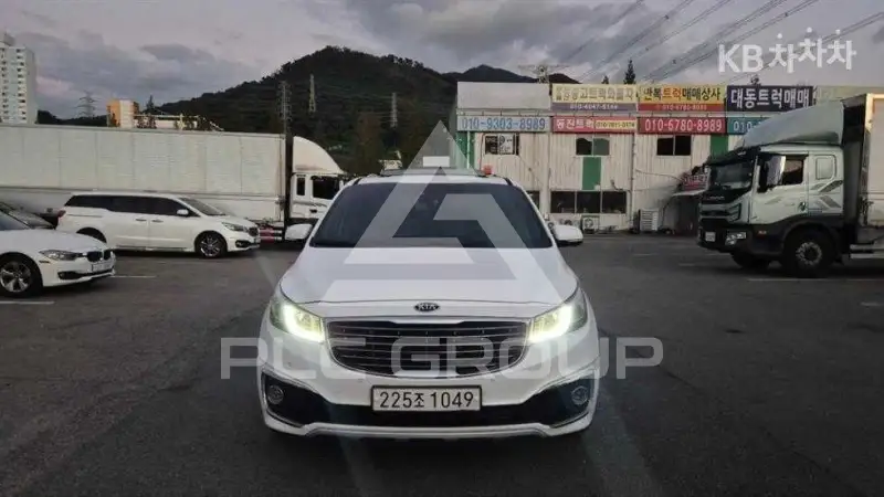 2017 KIA Carnival