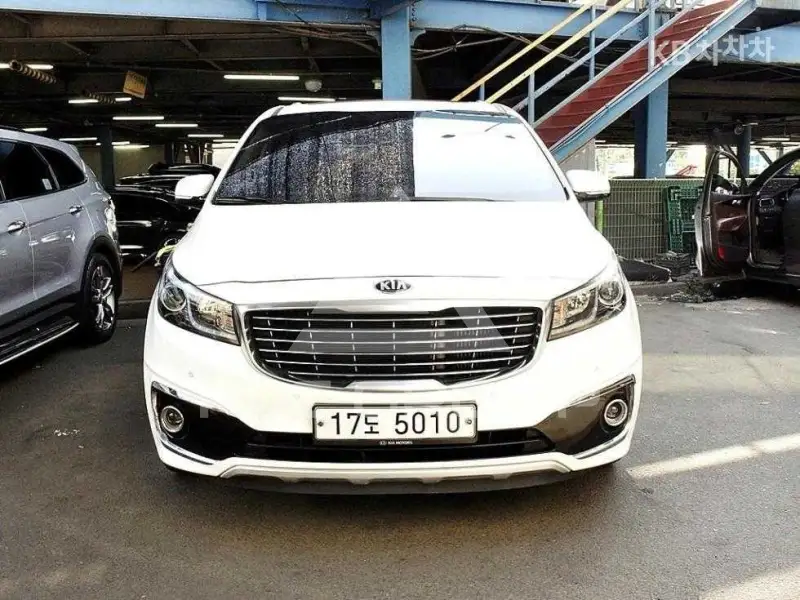 2017 KIA Carnival
