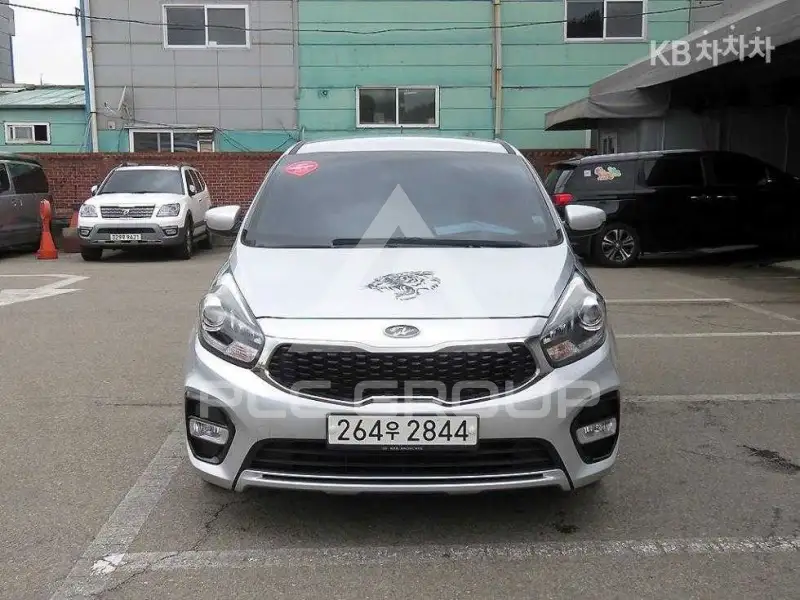 2017 KIA Carens