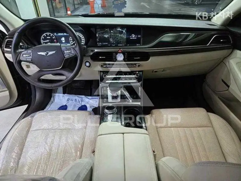 2017 Genesis G90