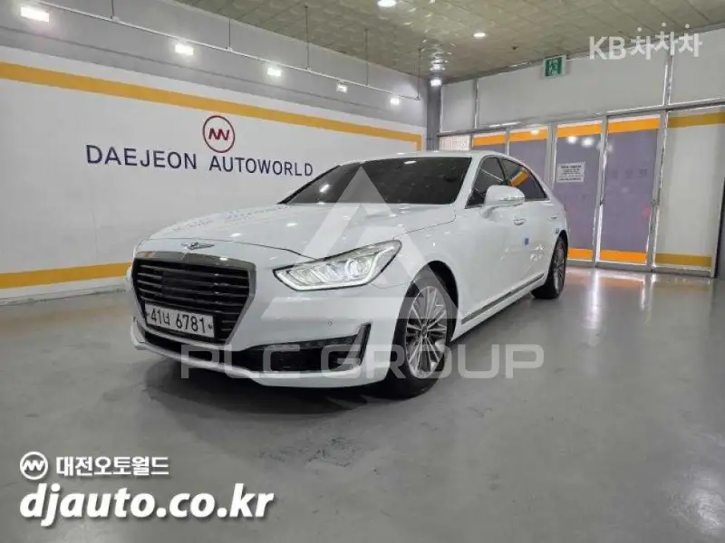 2017 Genesis G90