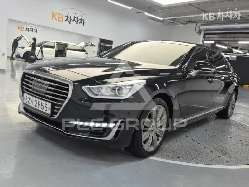 2017 Genesis G90