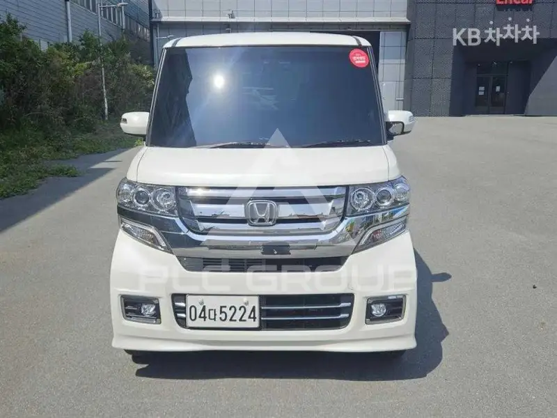 2017 Honda N-BOX