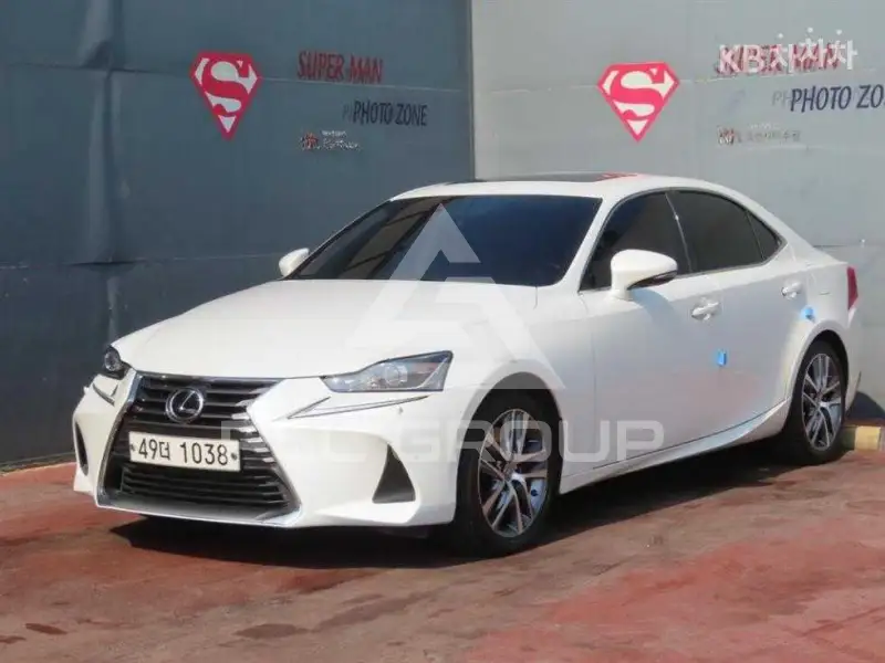 2017 Lexus IS
