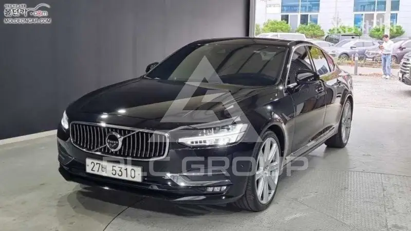 2017 Volvo S90