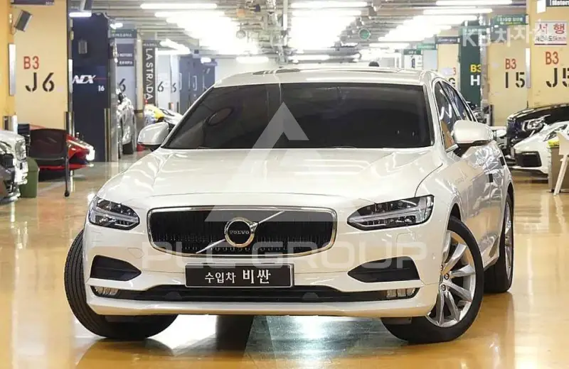 2017 Volvo S90