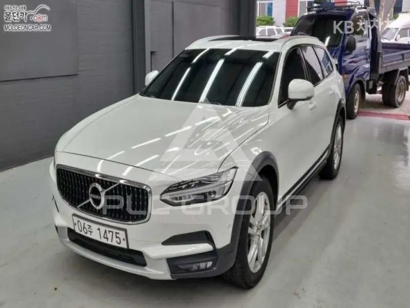 2017 Volvo V90