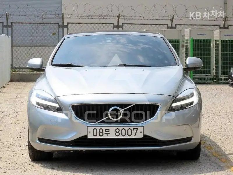 2017 Volvo V40