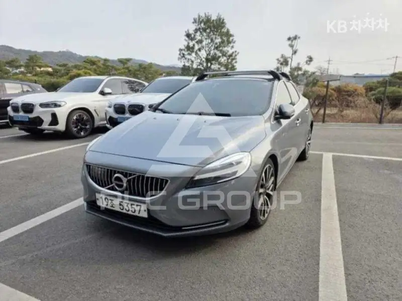 2017 Volvo V40