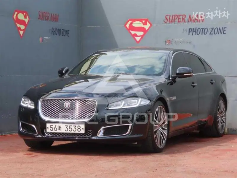 2017 Jaguar XJ