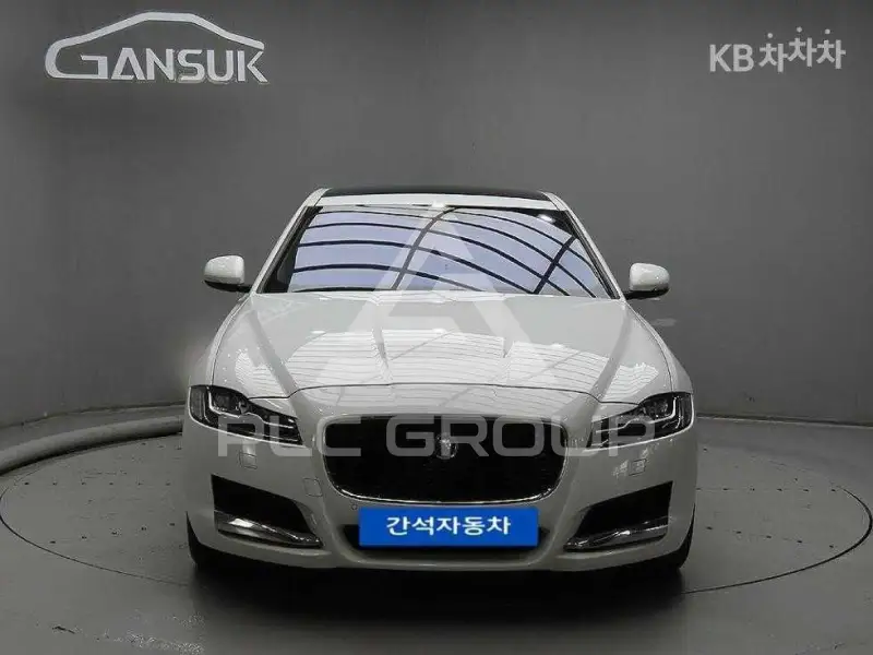 2017 Jaguar XF