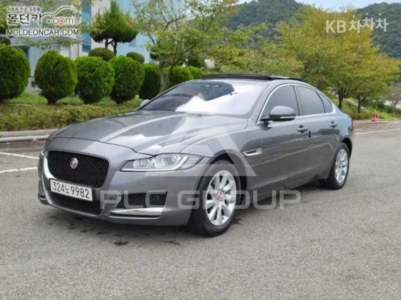 2017 Jaguar XF