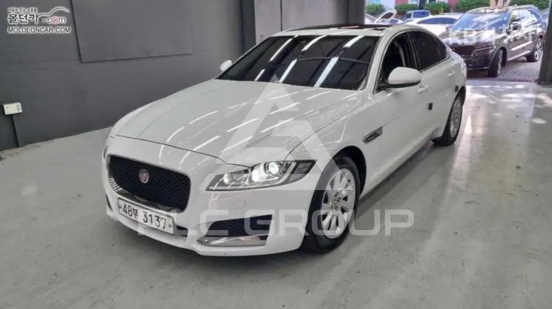 2017 Jaguar XF