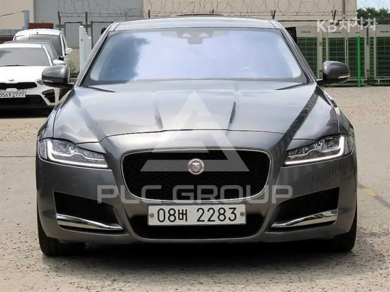 2017 Jaguar XF