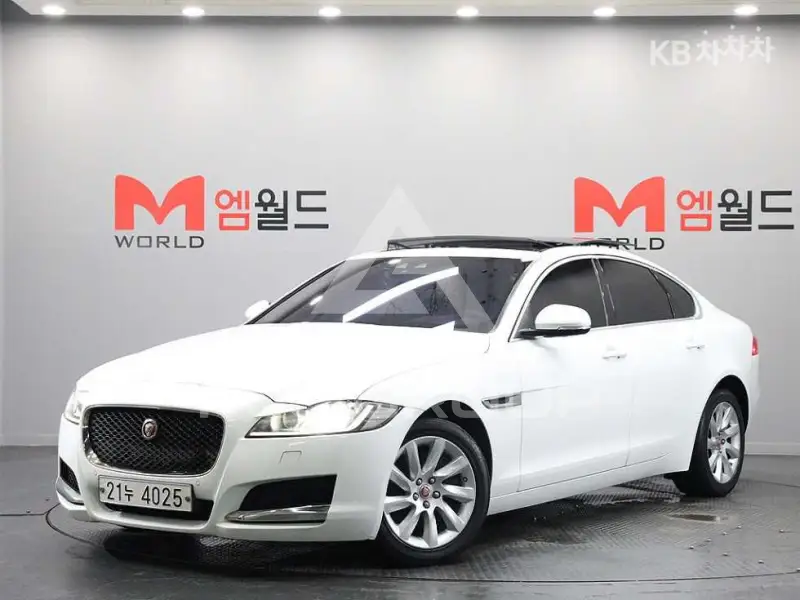2017 Jaguar XF