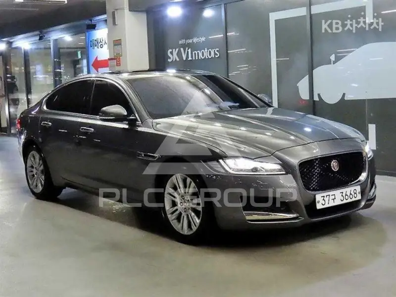 2017 Jaguar XF