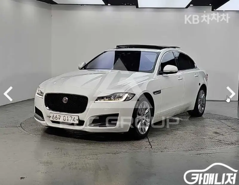 2017 Jaguar XF