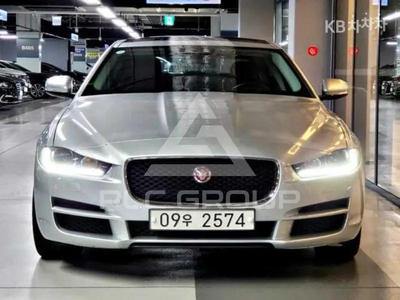 2017 Jaguar XE
