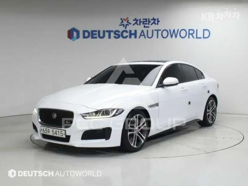 2017 Jaguar XE